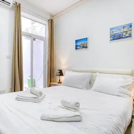 R1 Nr Retreat * Gzira