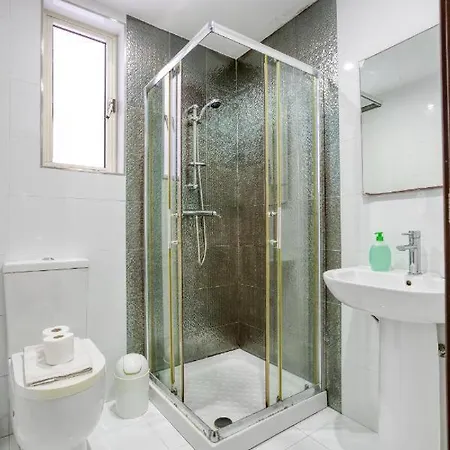 Проживание в семье R1 Nr Retreat