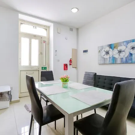 Проживание в семье R1 Nr Retreat