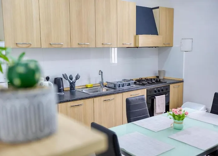 R1 Nr Retreat 홈스테이 그지라