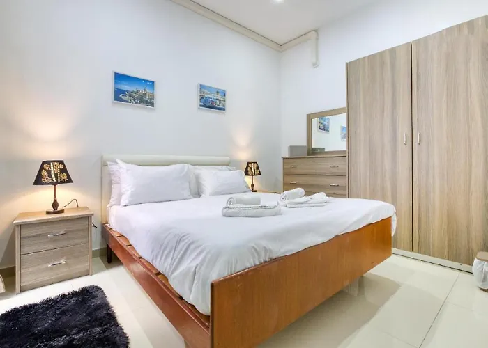 R1 Nr Retreat 홈스테이 그지라